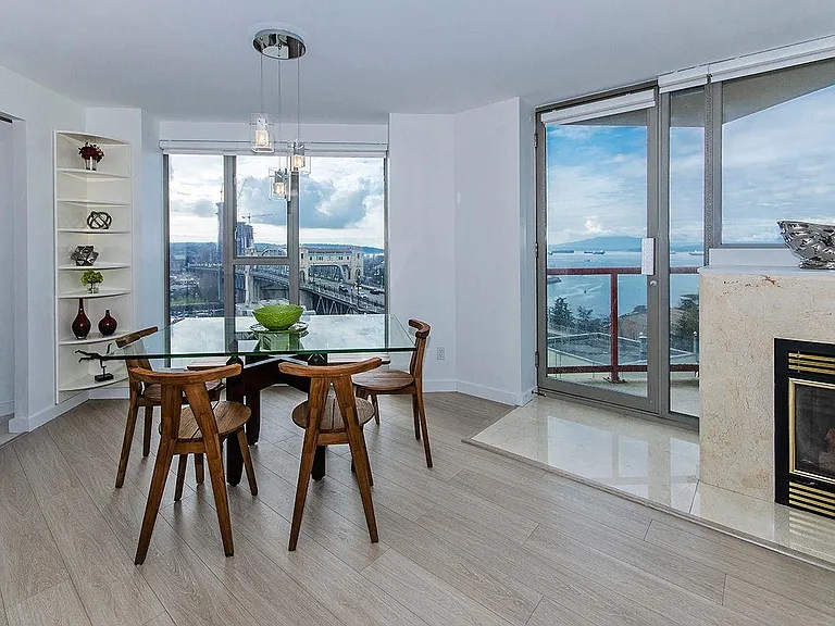 1000 Beach Ave #1305 — Photo 7