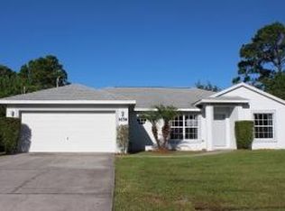 1656 SW Sylvester Ln, Pt Saint Lucie, FL 34953