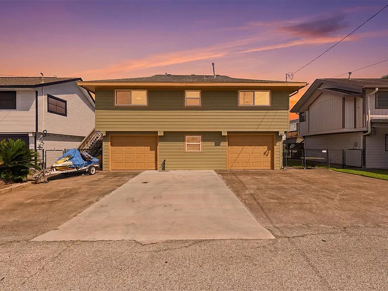 375 Ling St — Photo 28