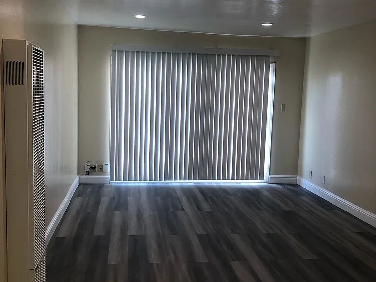 2431 Ellsworth St — Photo 37