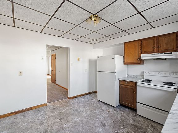 4th image of 129 S Railroad Ave