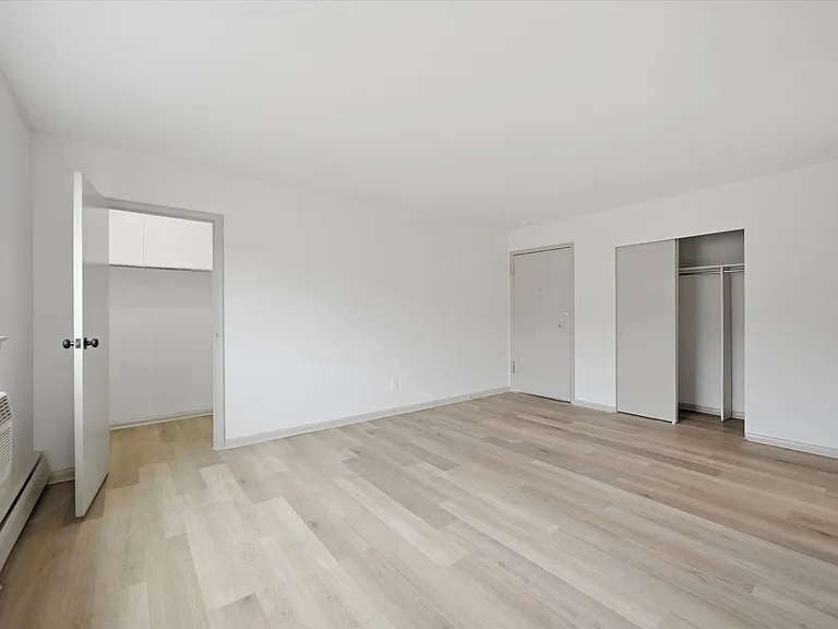 Melrose Apartments — Photo 10