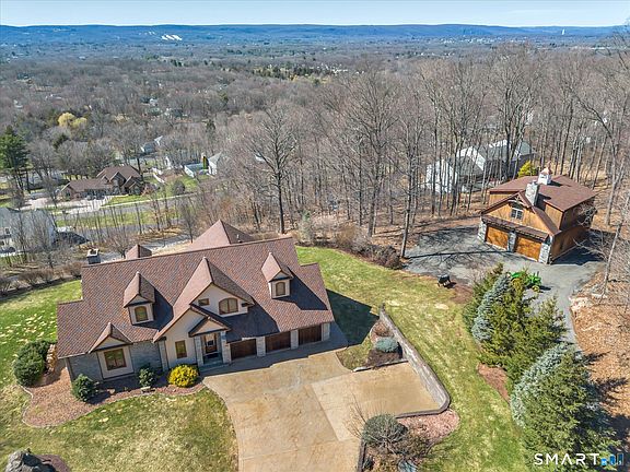 3rd image of 72 Village Gate Dr