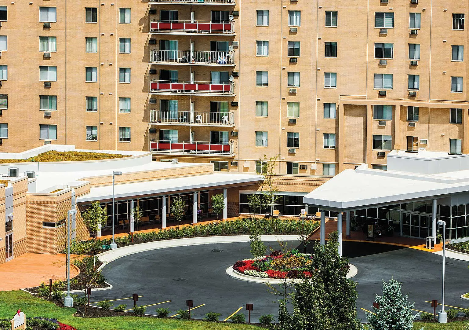 Hummingbird Pointe & The Gardens — Photo 1