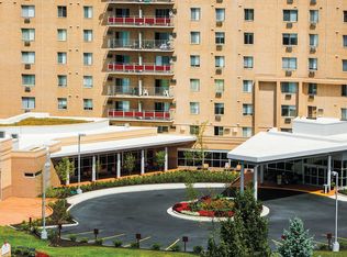 Hummingbird Pointe & The Gardens, Cleveland, OH 44129