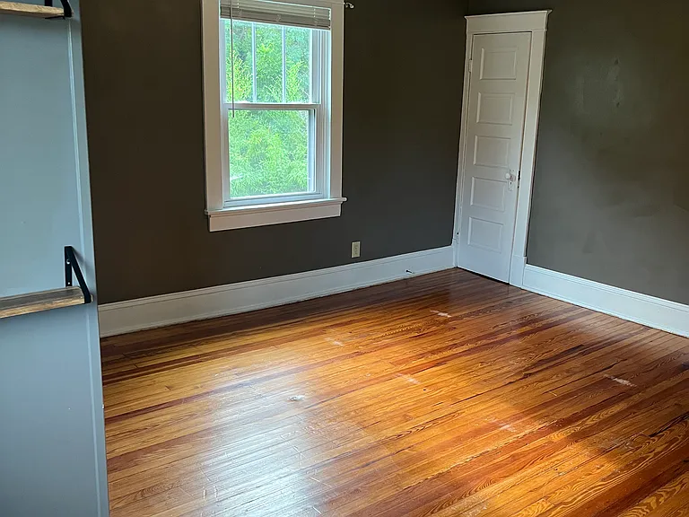 221 Warren Ave — Photo 15
