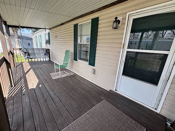 5th image of 11 Cypress Ln