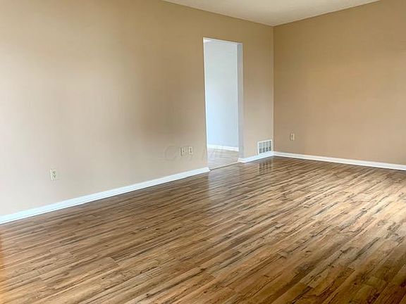 3rd image of 857 Fairbanks Ave
