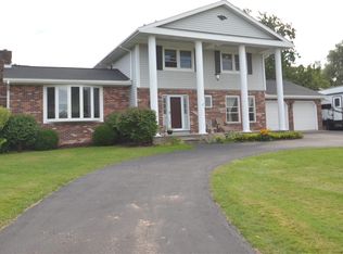 61 Ogden Center Rd, Spencerport, NY 14559