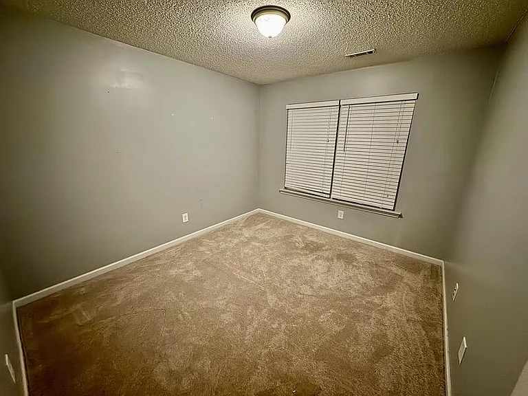 322 Clover Brook Dr — Photo 13