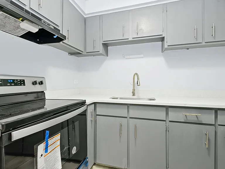 2040 W 111th St — Photo 11