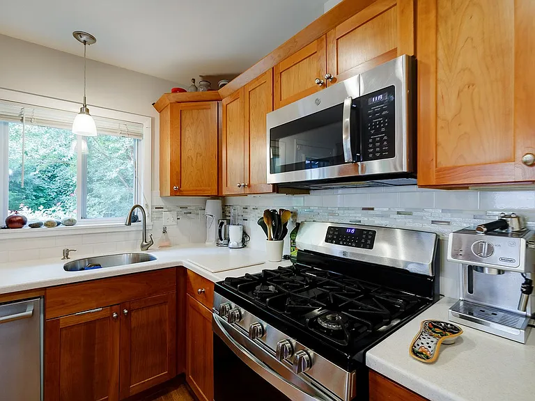 9420 Holland Ave — Photo 16