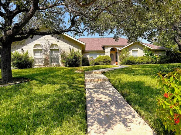 108 Devonshire Ct, Laredo, TX 78041