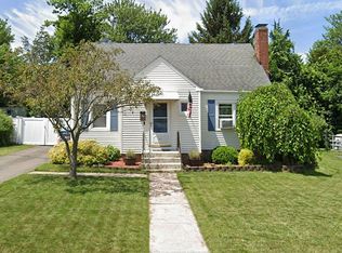 42 Adams St S, Manchester, CT 06040