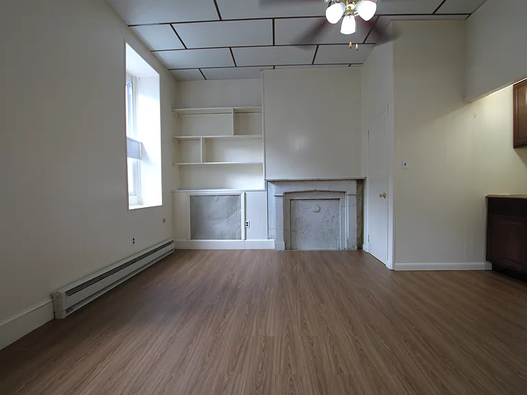 2035 Chestnut St #201 — Photo 4