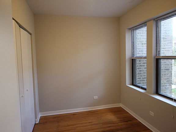 4th image of 2440 W North Shore Ave