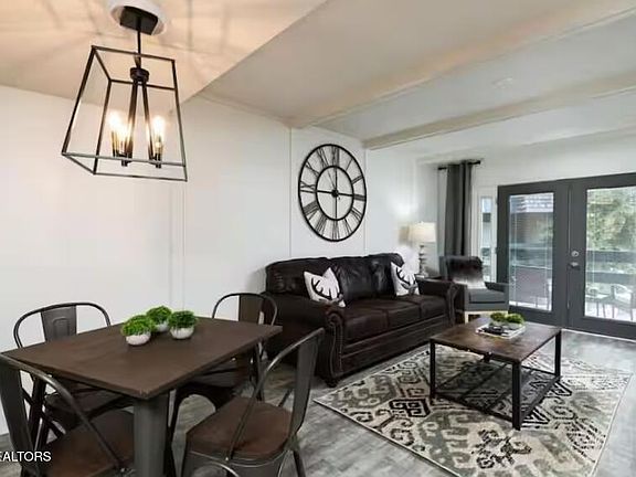 2nd image of 260 Roaring Fork Rd APT 211