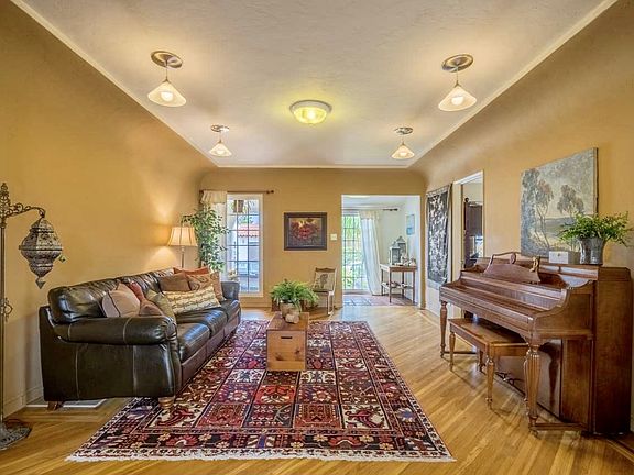 4th image of 3622 Dove Ct