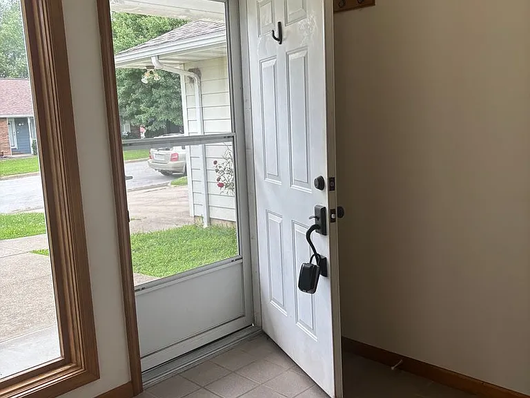 300 Dover Dr — Photo 3