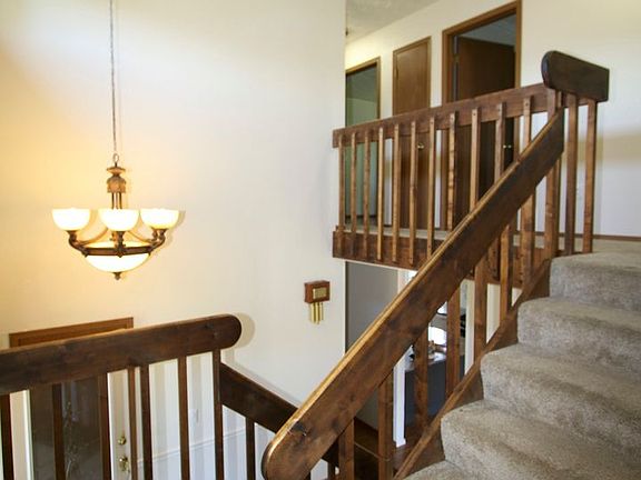 4th image of 450 Pettis Rd