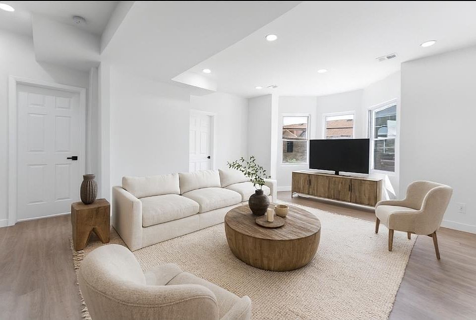 1st image of 437 Bramhall Ave