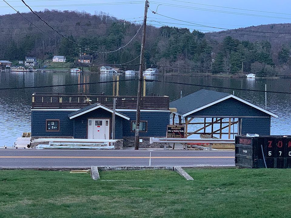 2nd image of 2662 Lakeside Drive