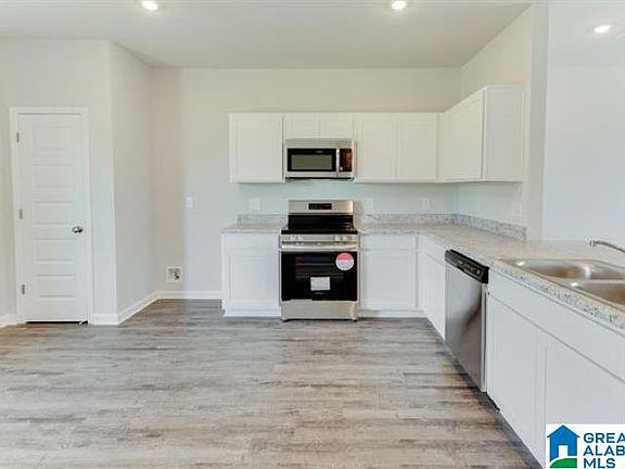 3rd image of 120 Woodland Way