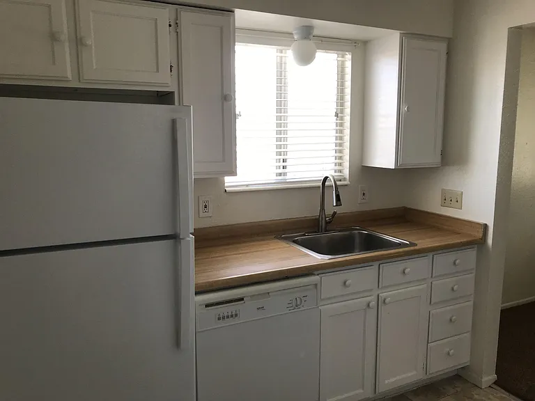 309 N 1st St — Photo 4