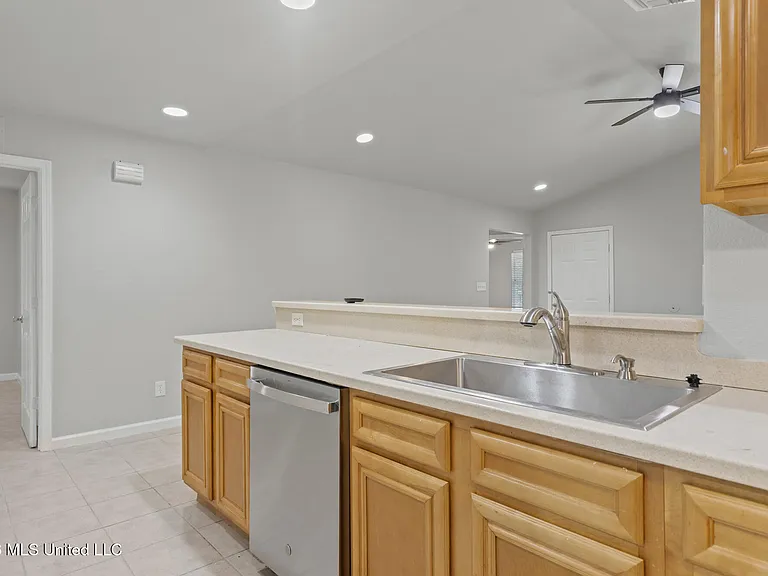6234 W Lamar St — Photo 12