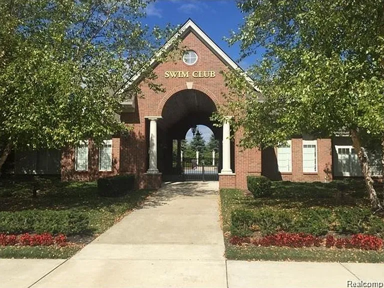 26210 Chesapeake Cir — Photo 31