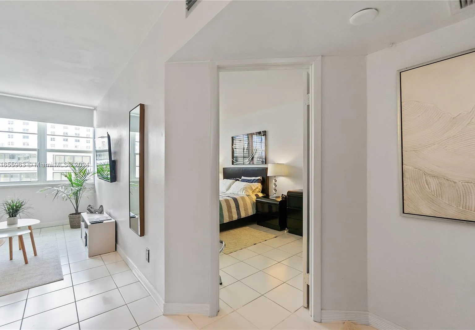 The Decoplage Condo — Photo 4