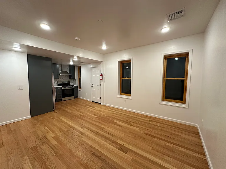 31 Benkard Ave #2 — Photo 3