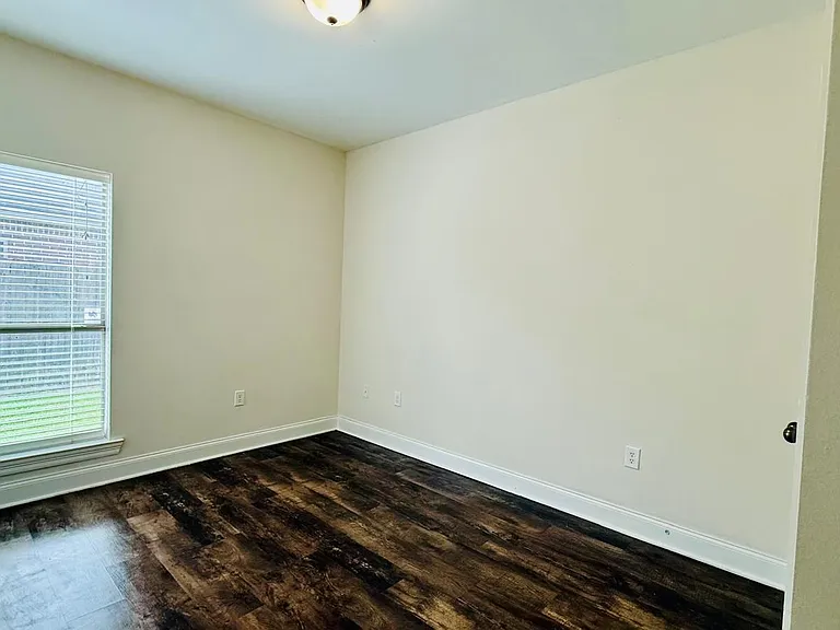 13134 Montrose Dr N — Photo 14