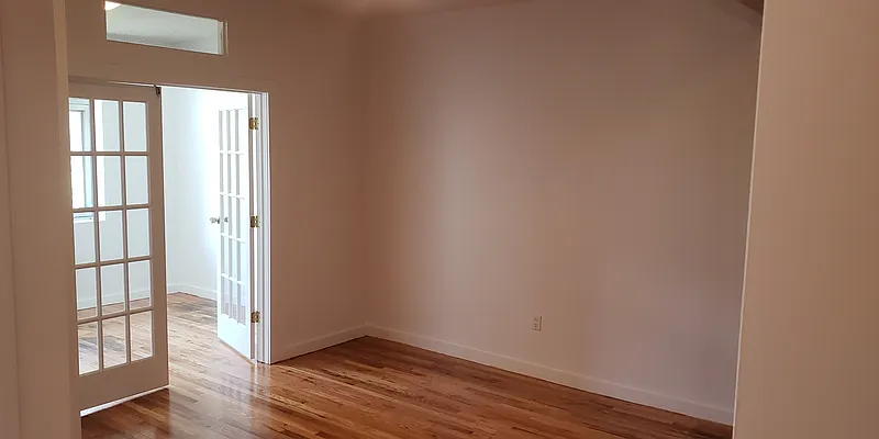 Rented by MCR Realty | media 9