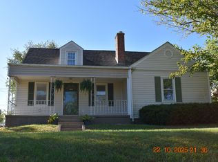 902 Parkview Dr, Festus, MO 63028
