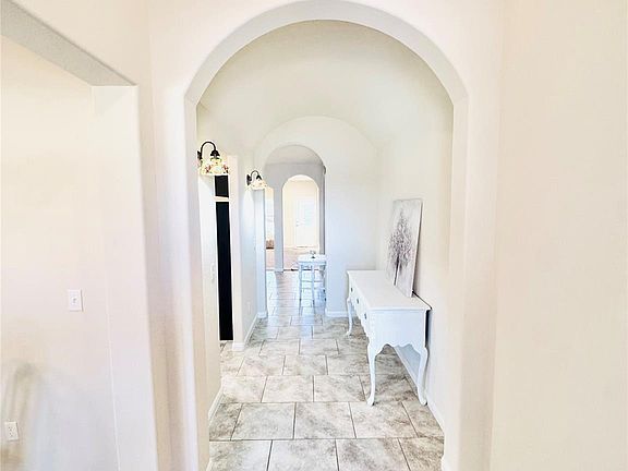 4th image of 413 Gettysburg Loop