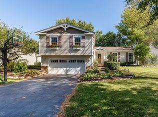 1652 Swallow St, Naperville, IL 60565