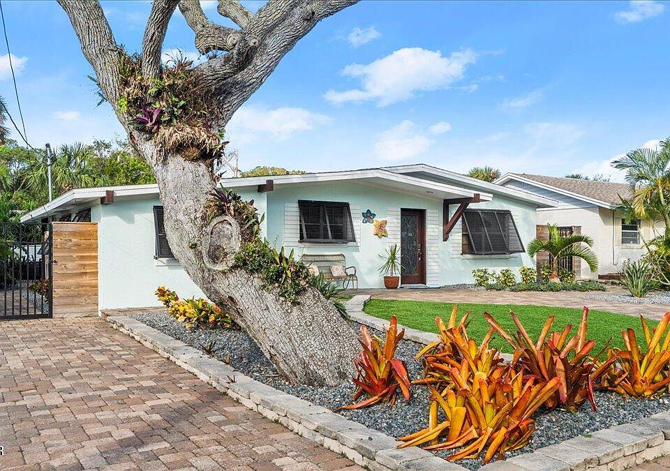 624 S Pine St, New Smyrna Beach, FL 32169 | Zillow