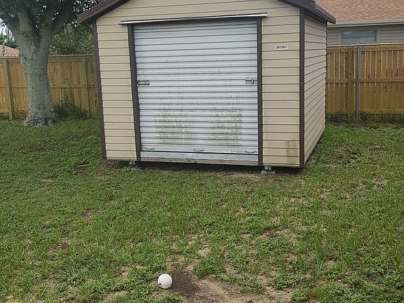 2nd image of 625 E Lake Ave