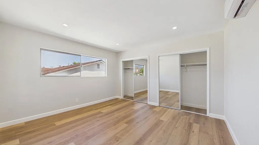 1221 Lyndon St — Photo 3