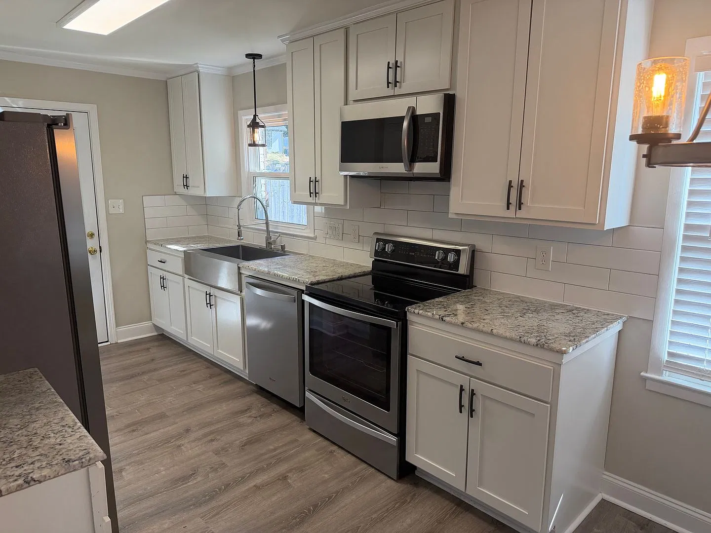 Lovely Three Bedroom Home in Windsor Park Neighborhood! — Photo 4