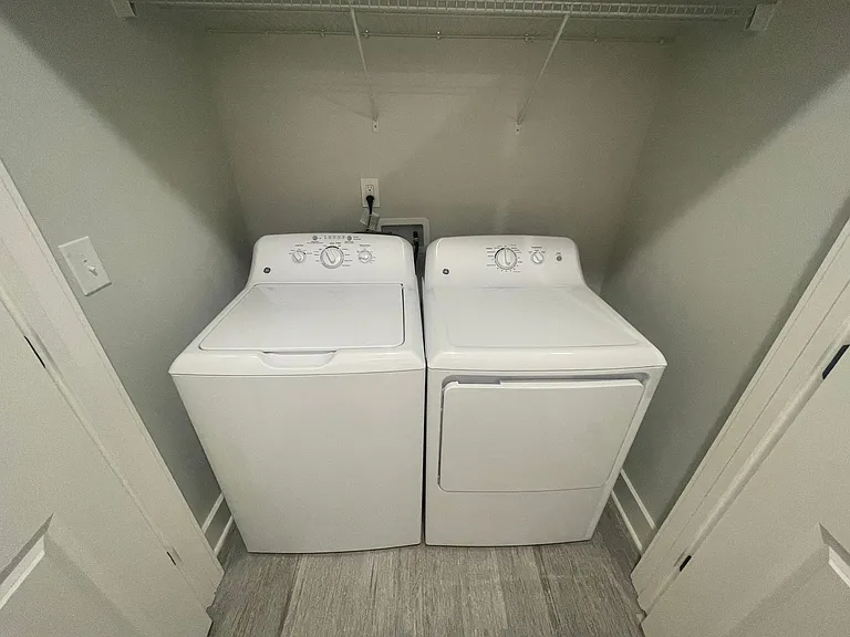 Franklin Forest New Construction 2 Bedrooms — Photo 34