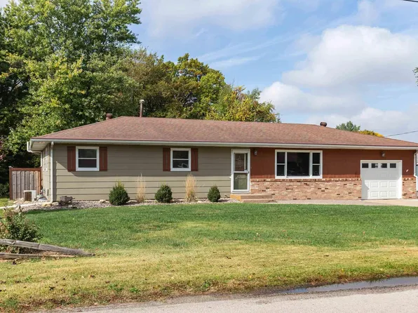 1612 W 5th St, Coal Valley, IL 61240