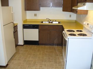 8 Easthaven Ct APT 11, Appleton, WI 54915