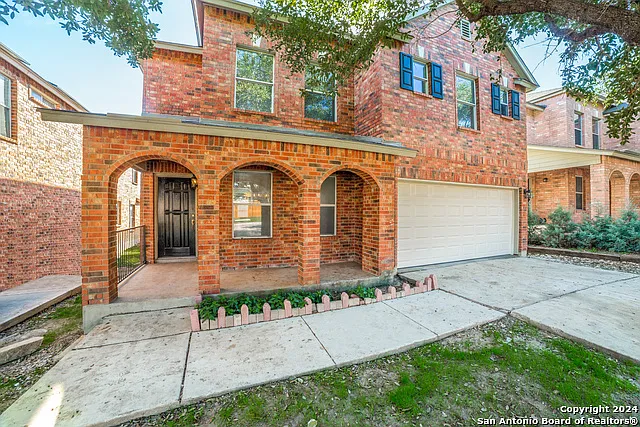 4 bed, 2.5 bath, 2500 sqft, $1,800 — Photo 3