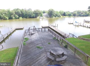 1884 Cedar Rd, Pasadena, MD 21122