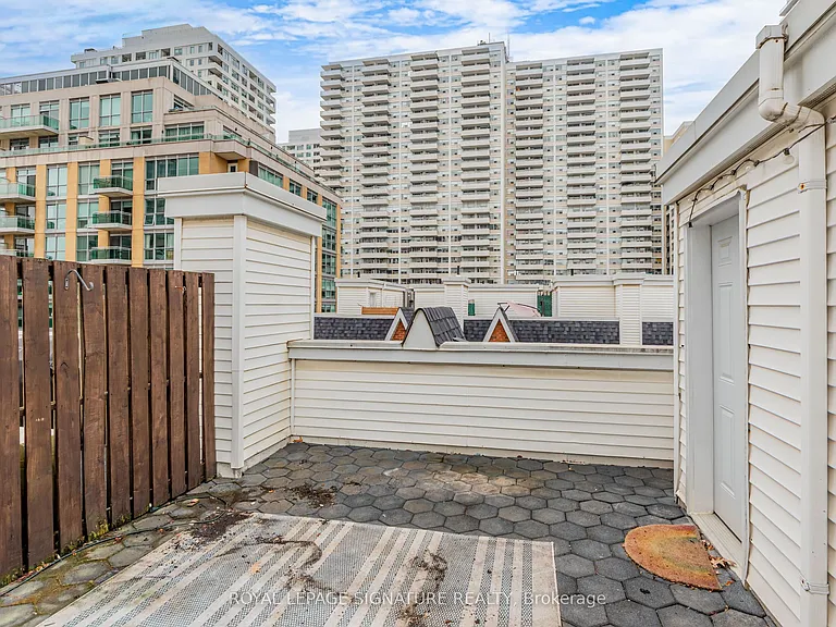 100 Redpath Ave #23 — Photo 29