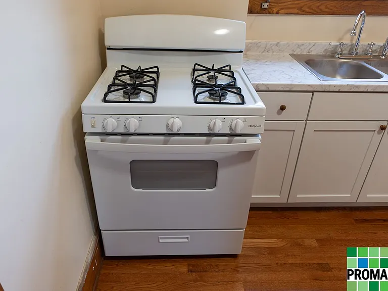 21 Moore Ave — Photo 20