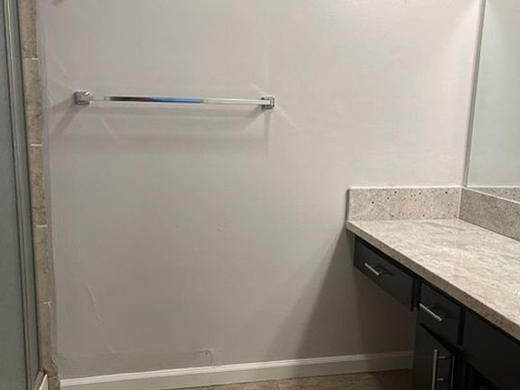 5th image of 6400 Stockdale Hwy #1