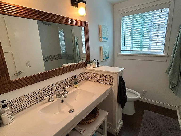 1053 Presidio Dr — Photo 5